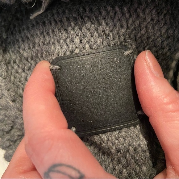 Aritzia TNA  women’s lambswool sweater in size small‎ - Picture 9 of 11